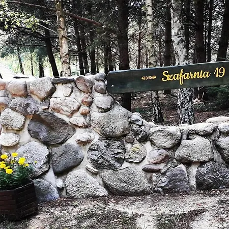 Szafarnia 19 *