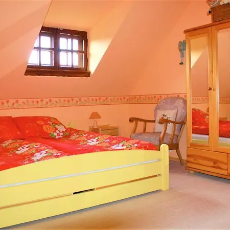 度假居 Szafarnia 19 *